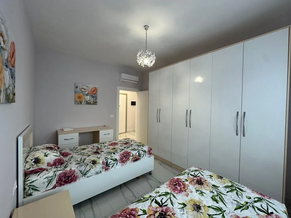 Tirane, Liste me oferta apartament 2+1+Ballkon Kati 6, 100 m² (Ish Fusha E Aviacionit)