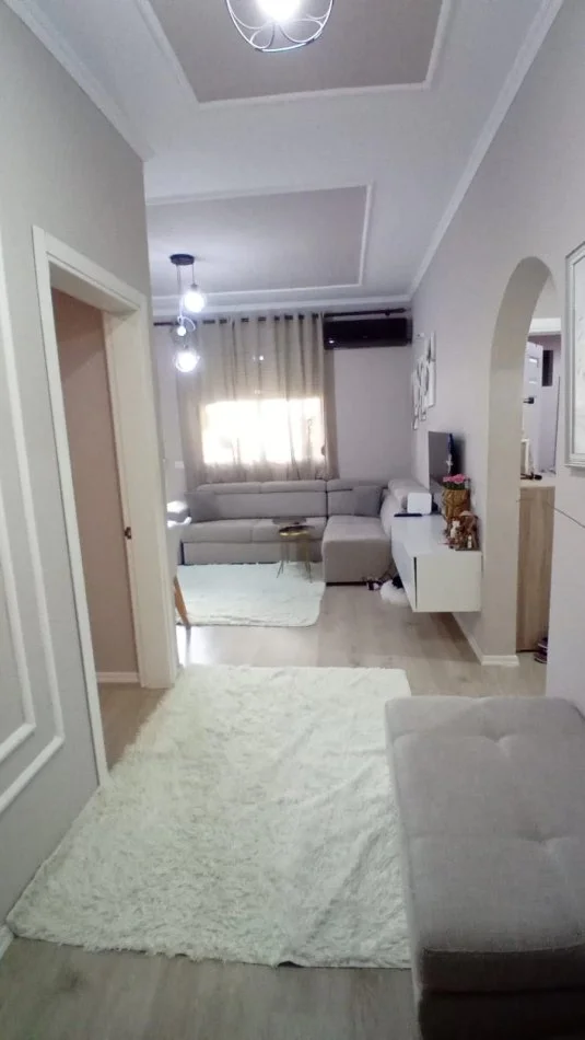 Tirane, shitet apartament 2+1+Ballkon Kati 2, 85 m² 150.000 € (kodra e diellit)