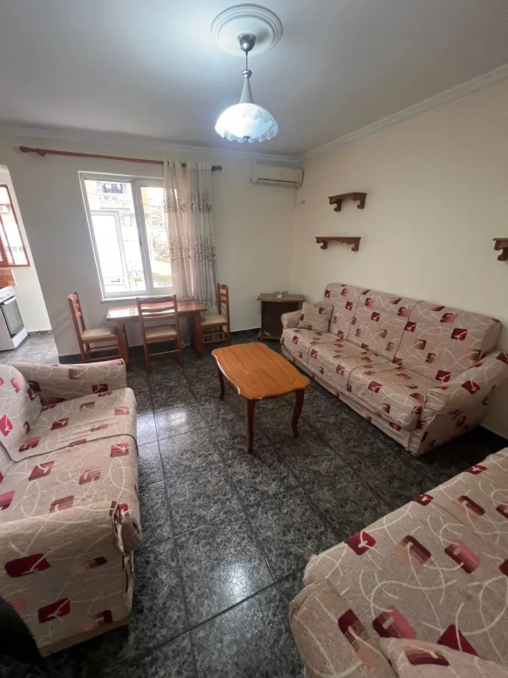 Tirane, shitet apartament 1+1 Kati 4, 52 m² 117.000 € (Ish-Parku i Autobusave)