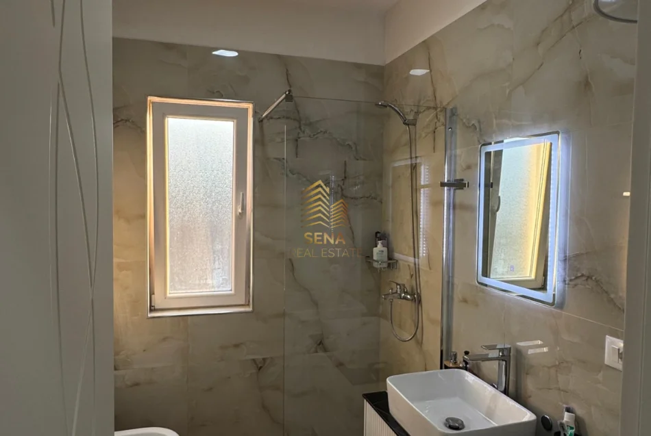 Tirane, shitet apartament 2+1+Ballkon Kati 6, 81 m² 110.000 € (Kamez)