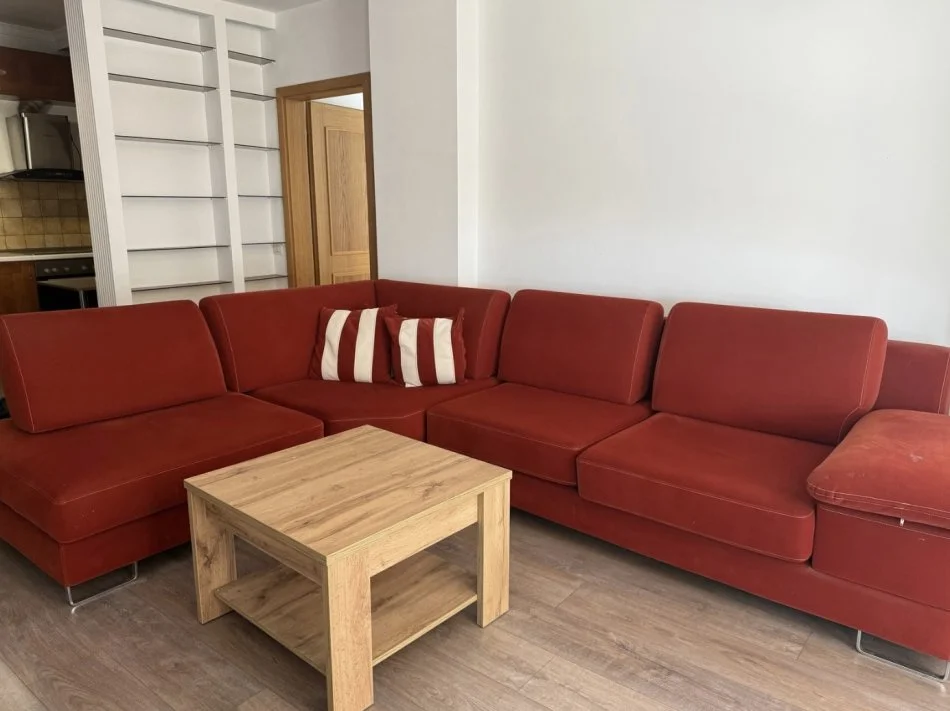 Tirane, shes kend 3m me 2m gjendje shume e mire