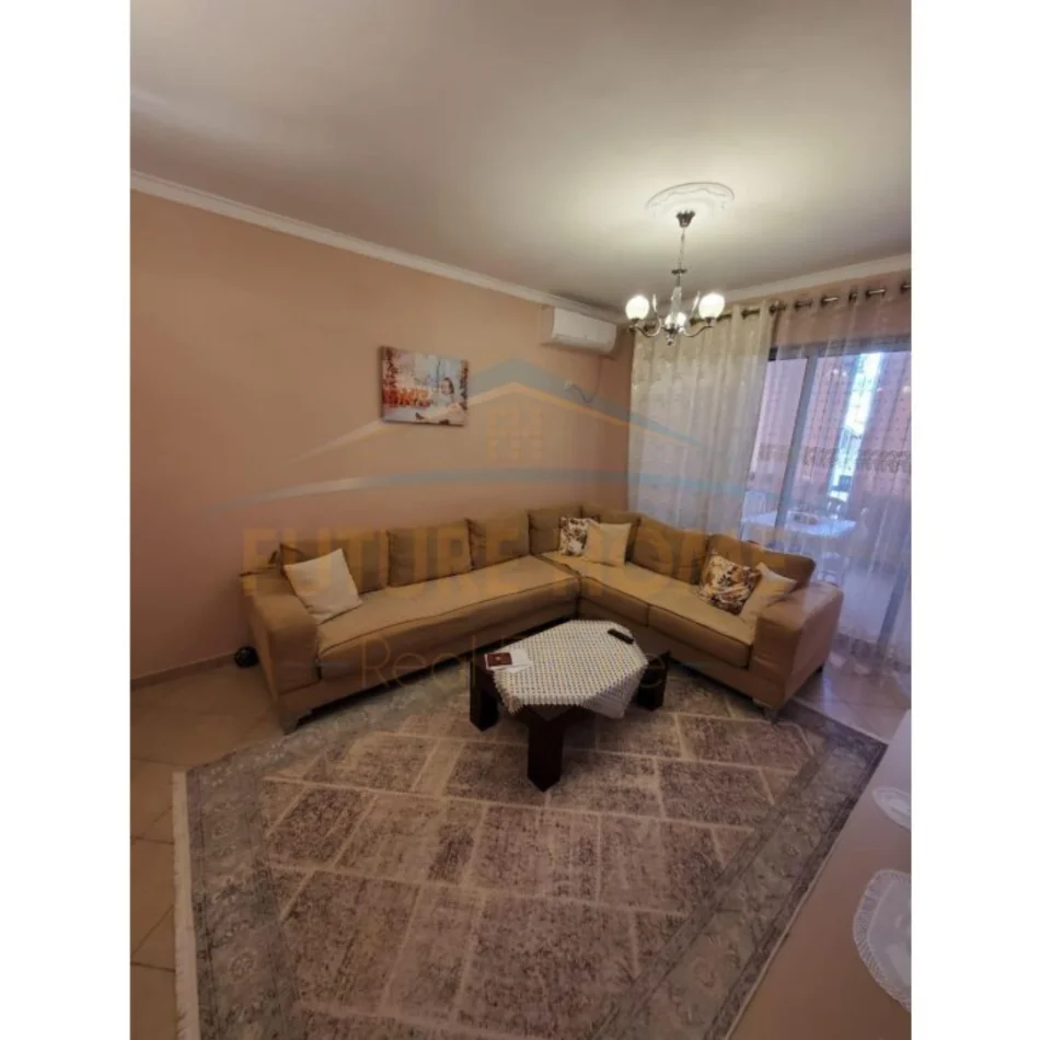 Tirane, shitet apartament 1+1 Kati 5, 55 m² 73.000 € (FRESK)