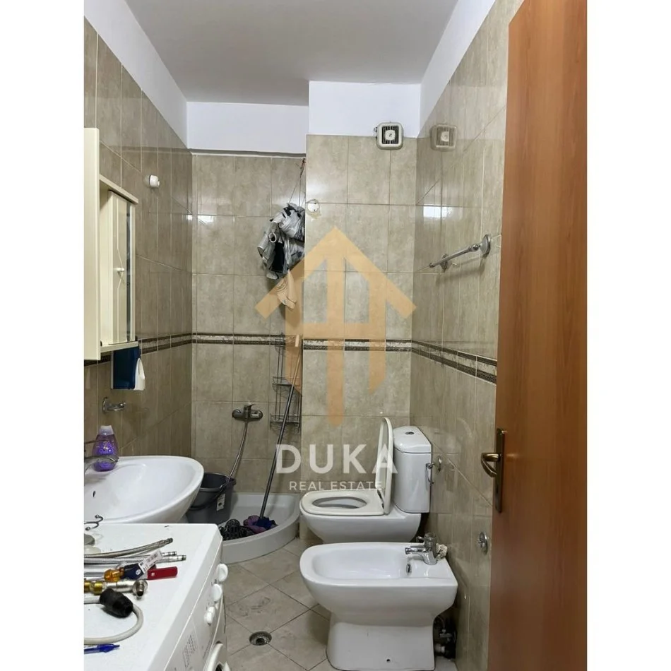 Tirane, jepet me qera apartament 2+1 Kati 7, 90 m² 500 € (Rruga e Dibres)