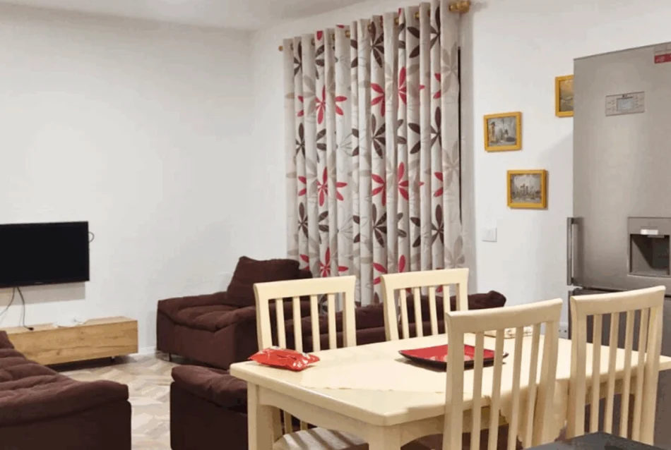 Tirane, jepet me qera apartament 2+1 Kati 5, 115 m² 500 € (Rruga 5 Maji)