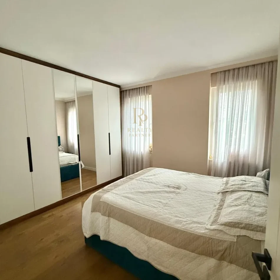 Tirane, jepet me qera apartament 2+1+Ballkon Kati 4, 100 m² 1.000 € (Rr. Fuat Toptani)