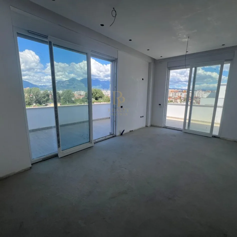 Tirane, shitet apartament 2+1+Ballkon Kati 6, 76 m² 137.000 € (Astir)