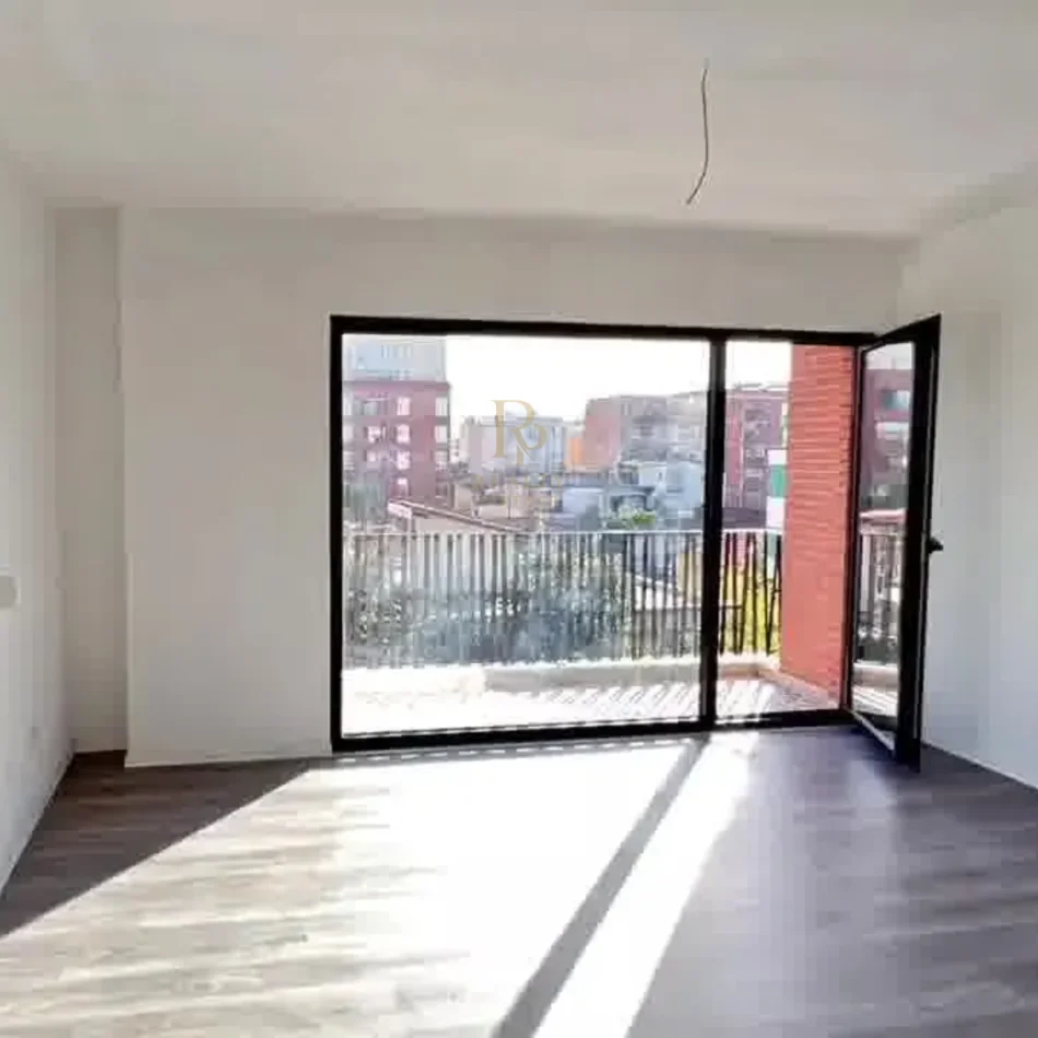 Tirane, shitet 1+1+Ballkon Kati 2, 195.000 € (Rruga Qemal Stafa)