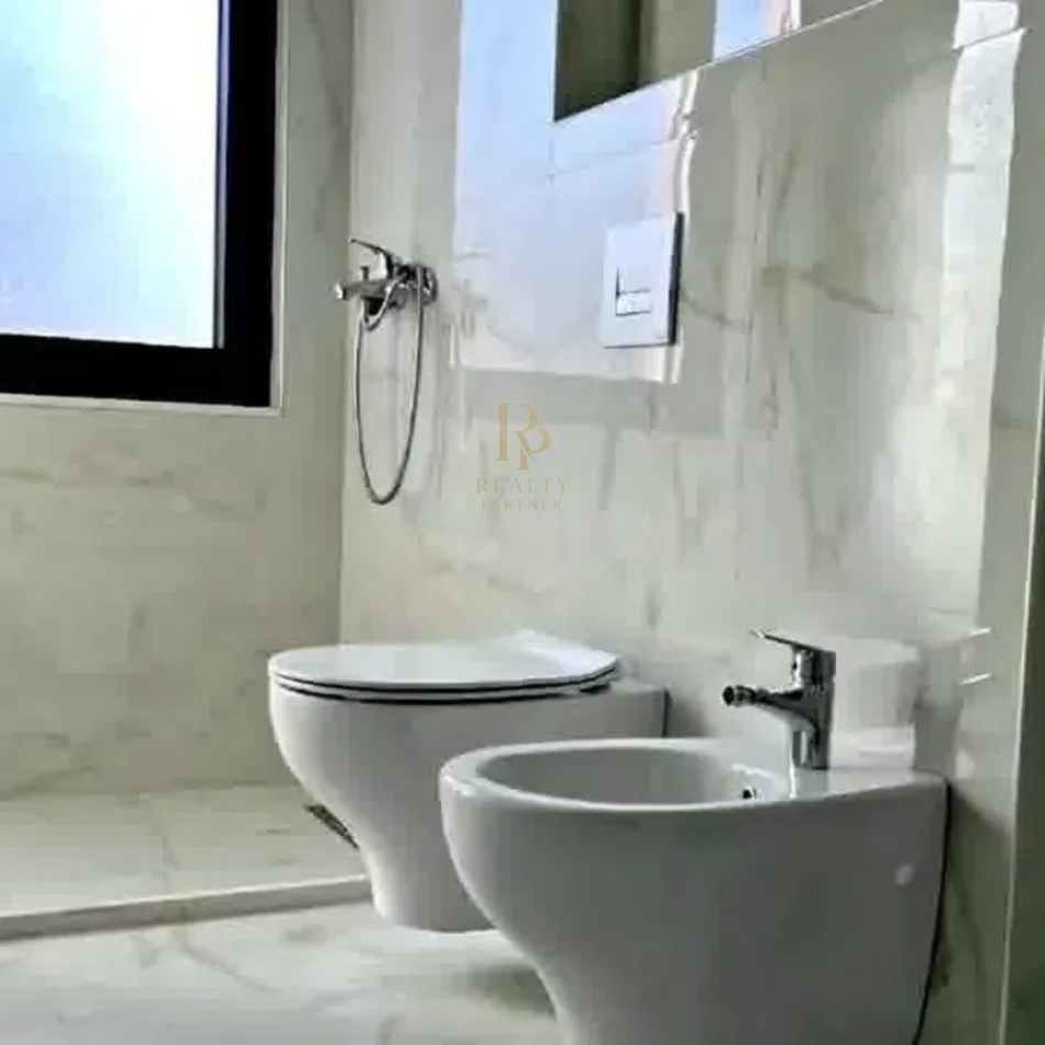 Tirane, shitet 1+1+Ballkon Kati 2, 195.000 € (Rruga Qemal Stafa)