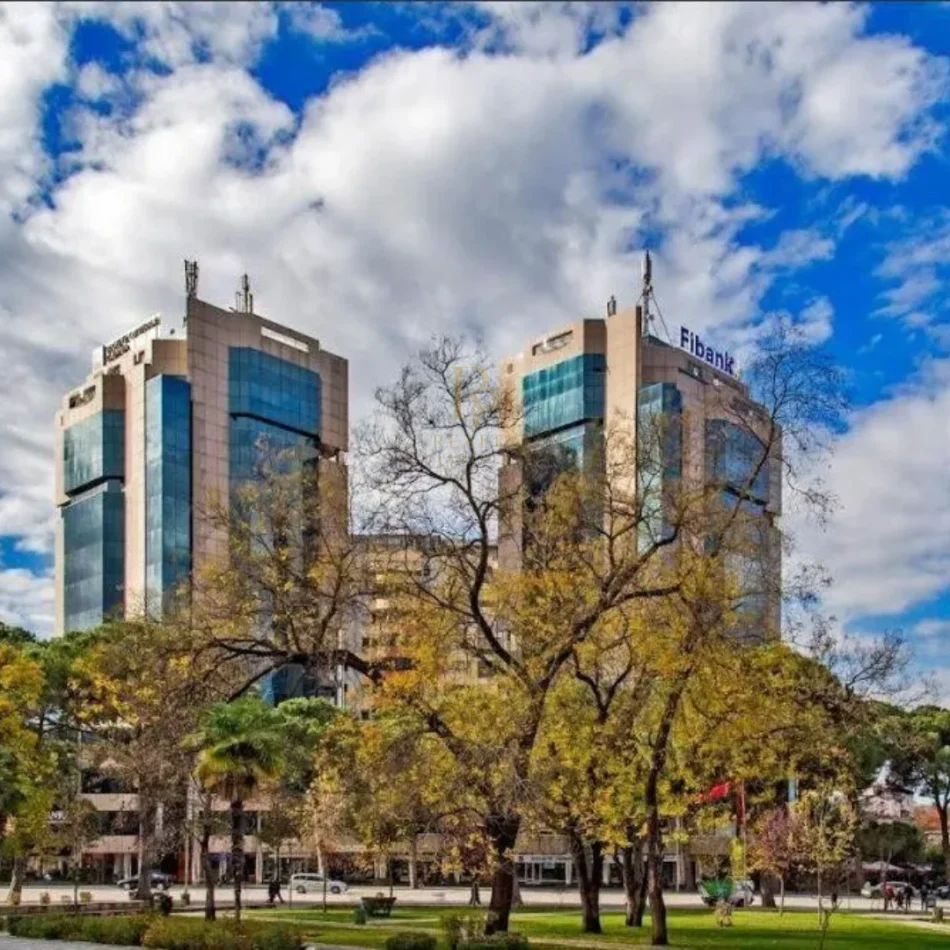 Tirane, shitet apartament 3+1+Ballkon Kati 2, 170 m² 501.000 € (TEK KULLAT BINJAKE)