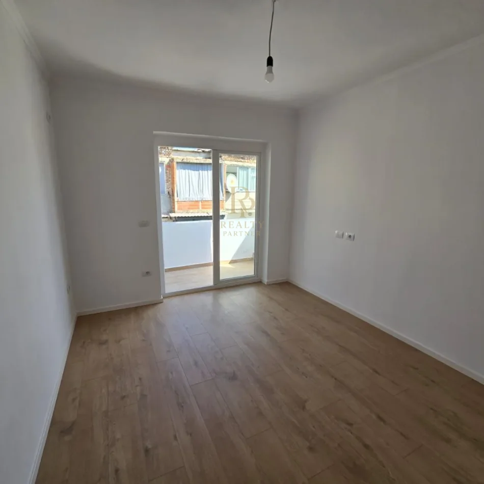 Tirane, shitet apartament 2+1+Ballkon Kati 5, 56 m² 128.000 € (Don Bosko)