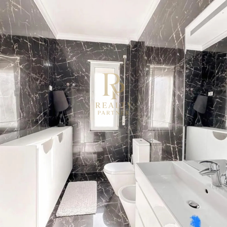 Tirane, shitet apartament 3+1+Ballkon Kati 4, 123 m² 250.000 € (Kopeshti Botanik)