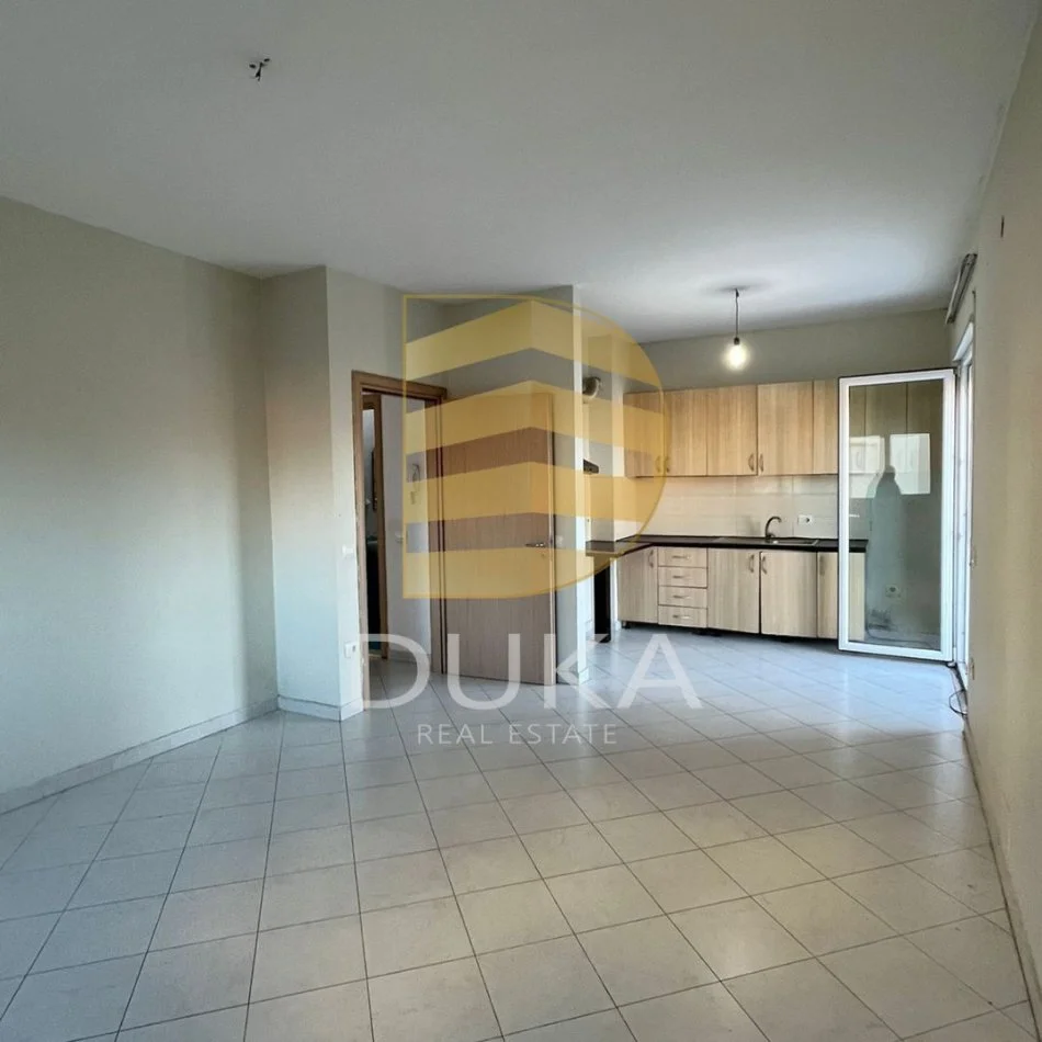 Tirane, shitet apartament 1+1+Ballkon Kati 2, 73 m² 129.000 € (Ali Demi)