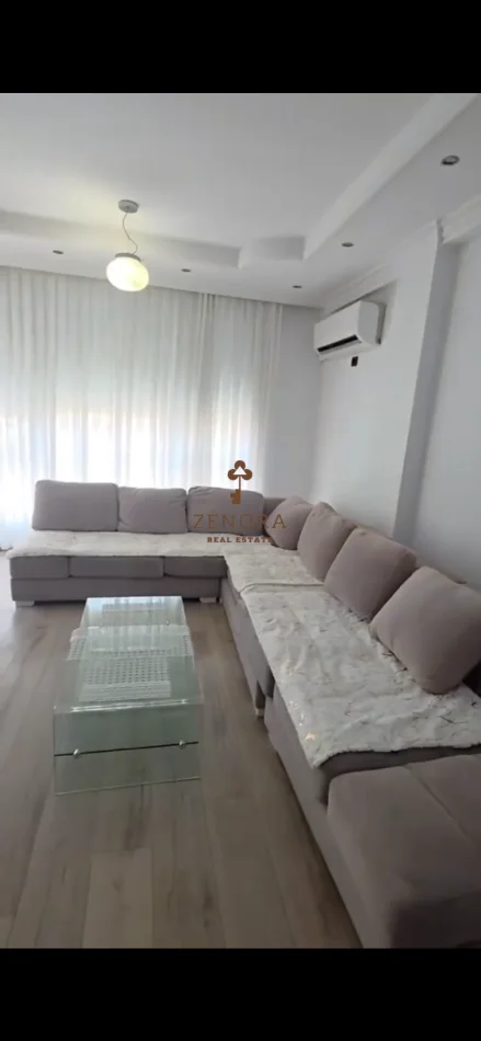 Tirane, jepet me qera apartament 2+1+Ballkon Kati 5, 100 m² 1.400 € (Bulevardi Zhanë D'Ark)