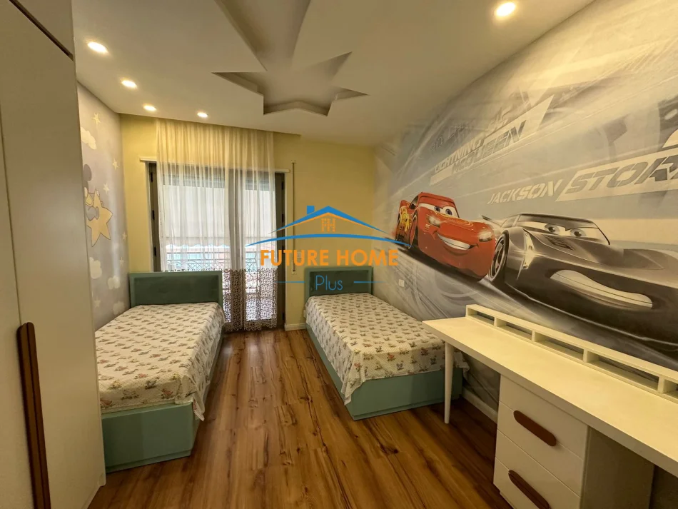 Tirane, jepet me qera apartament 2+1+Ballkon Kati 2, 109 m² 1.000 € (Kompleksi delijorgji)