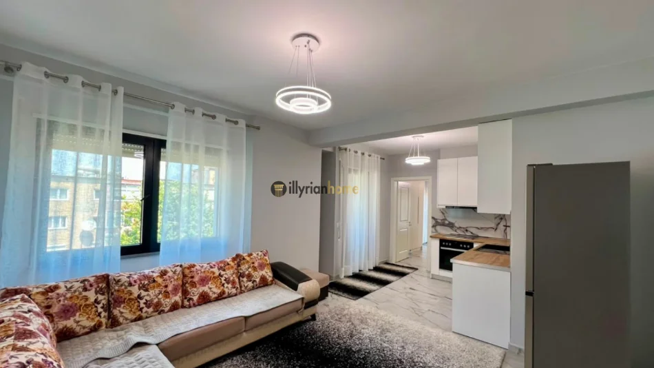 Tirane, jepet me qera apartament 1+1 Kati 3, 74 m² 700 € (Shkolla e Baletit)