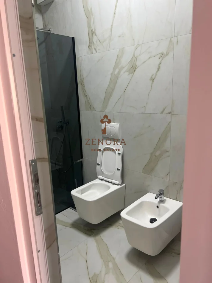 Tirane, jepet me qera apartament 3+1+Aneks+Ballkon Kati 3, 150 m² 800 € (Ali Demi)