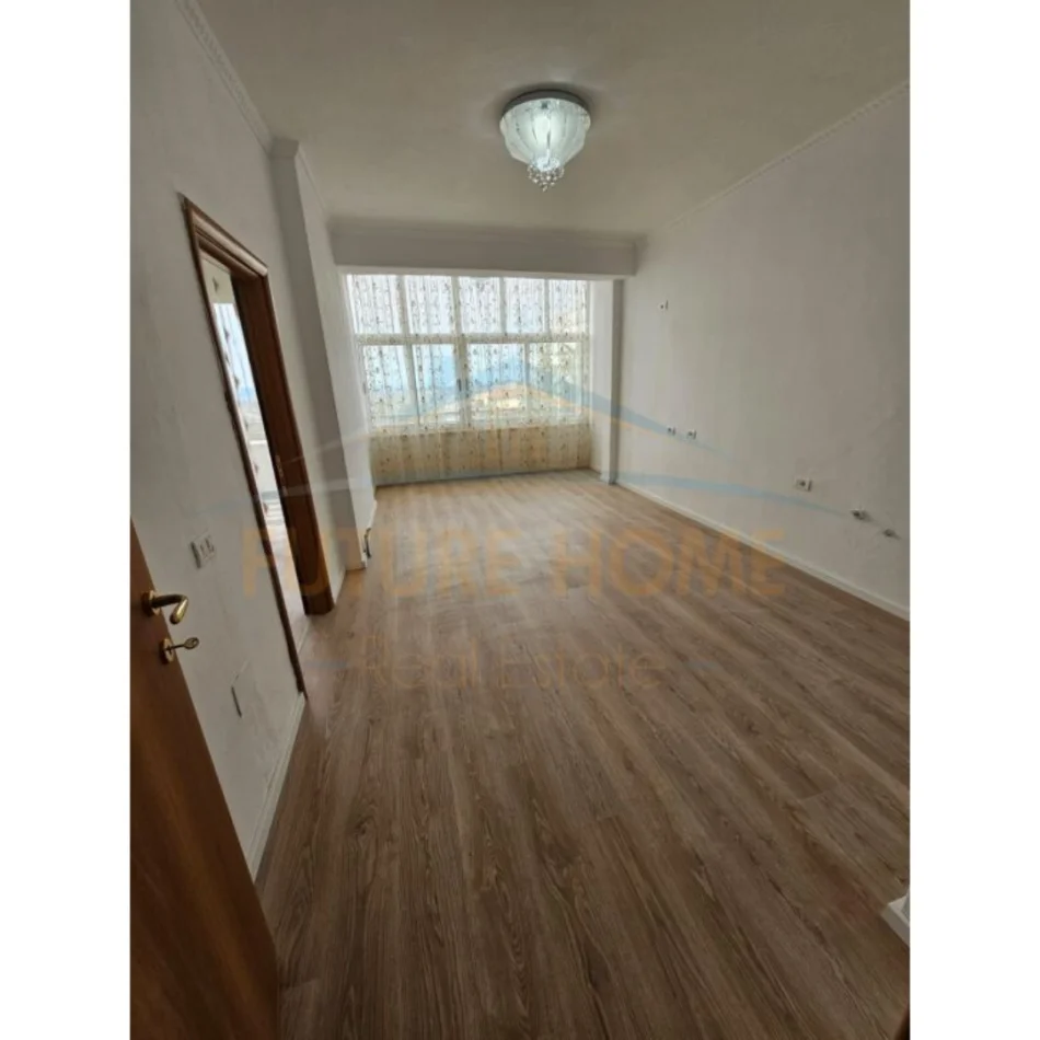 Tirane, shitet apartament 1+1 Kati 1, 60 m² 77.000 € (Fresk)