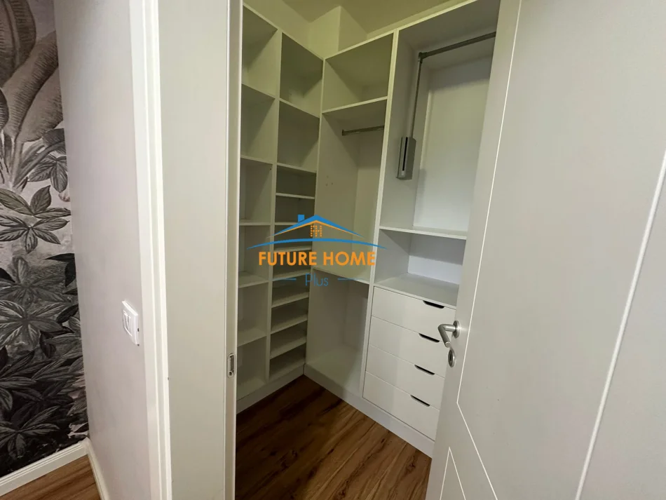 Tirane, jepet me qera apartament 2+1+Ballkon Kati 2, 109 m² 1.000 € (Kompleksi delijorgji)