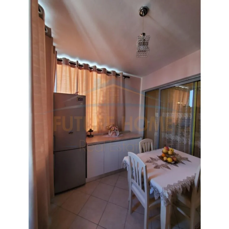Tirane, shitet apartament 1+1 Kati 5, 55 m² 73.000 € (FRESK)
