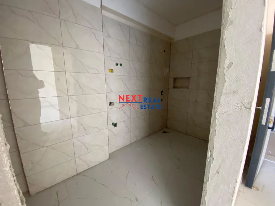 SHITET APARTAMENT 1+1 ME PAMJE ANESORE DETI NE ORIKUM, VLORE
