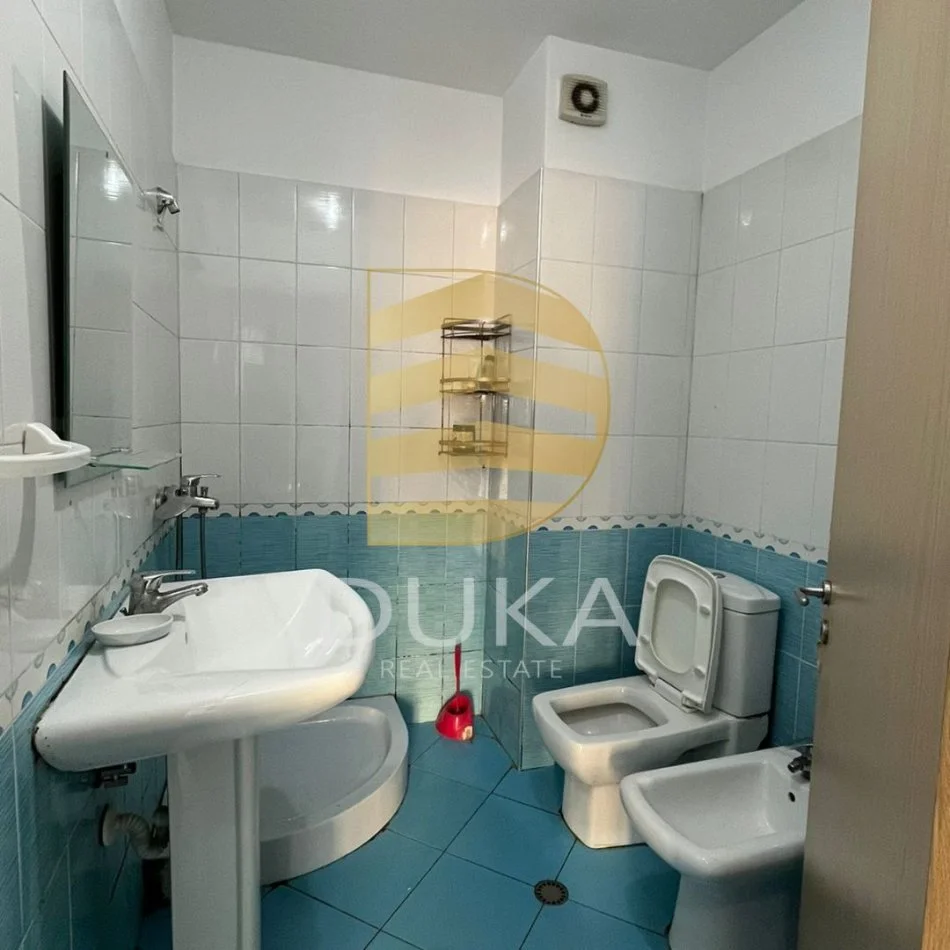 Tirane, shitet apartament 1+1+Ballkon Kati 2, 73 m² 129.000 € (Ali Demi)