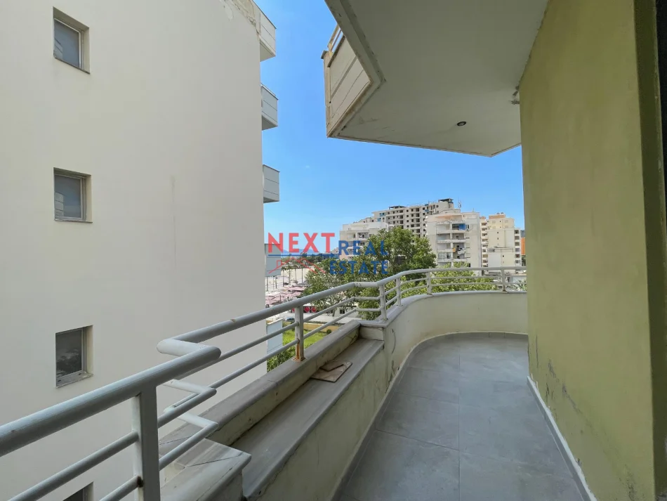 Vlore, jepet me qera apartament 2+1+Ballkon , 113 m² 450 € 