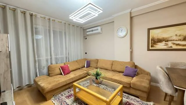 Cmimi e ka te perfshir taksen. Tirane, jepet me qera apartament 2+1+BLK Kati 5, 94 m² 580 Euro