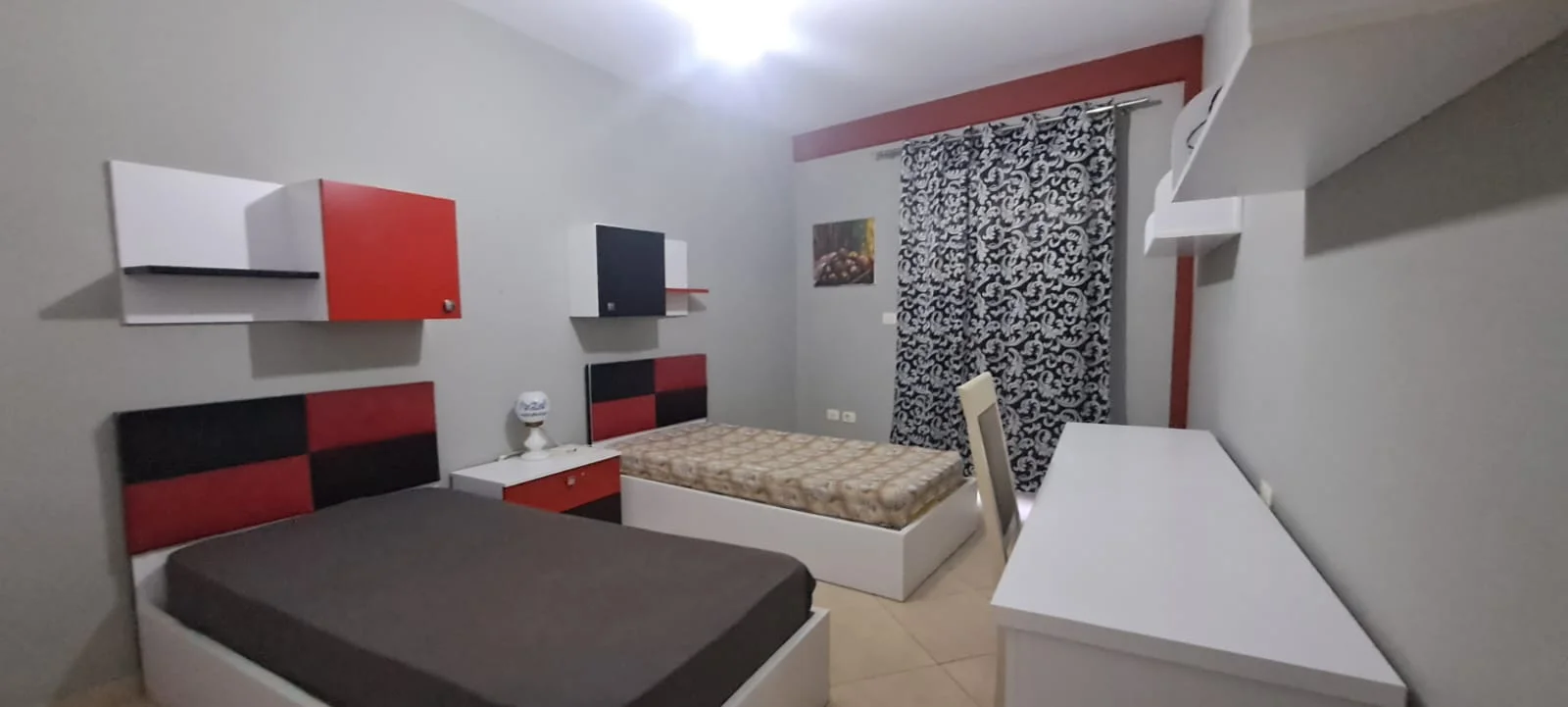 Shitet apartament 3+1+2 te Ali Demi
