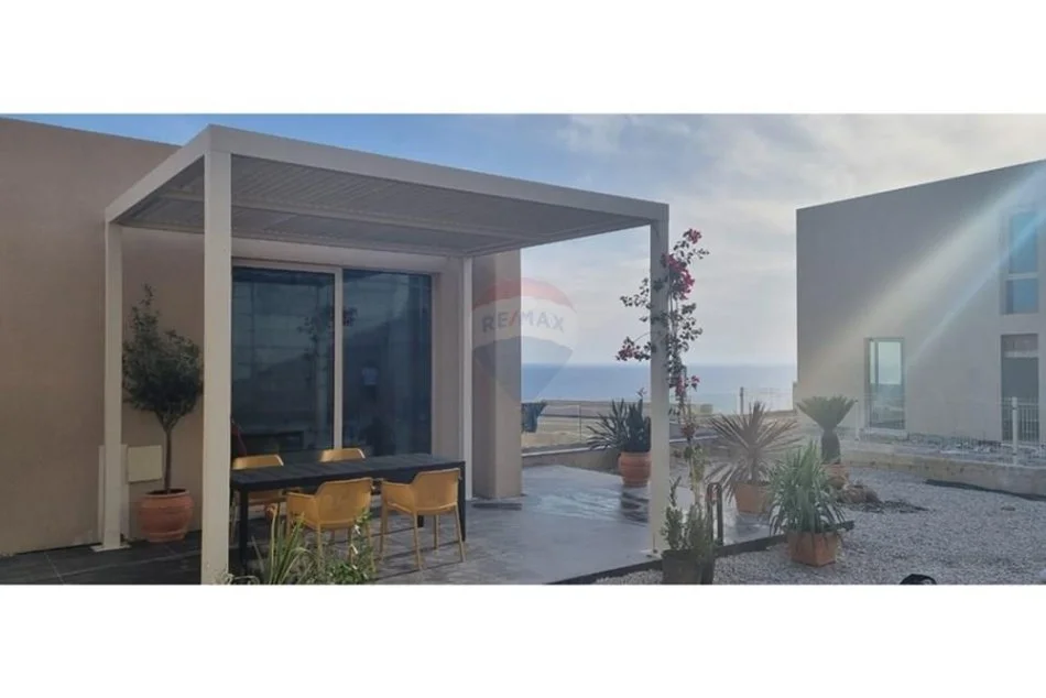 Dhermi - Palase, shitet Vile , 600.000 € (Palase)