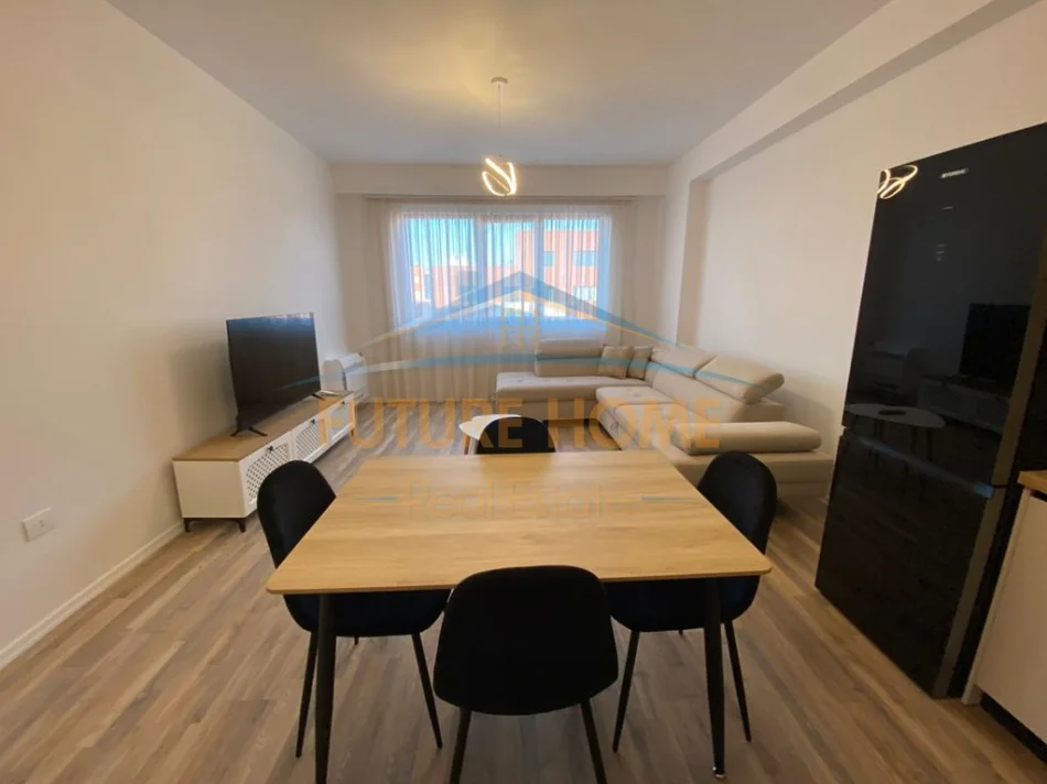 Tirane, jepet me qera apartament 1+1+PARKIM Kati 8, 81 m² 550 € (URBAN GATE , Astir)