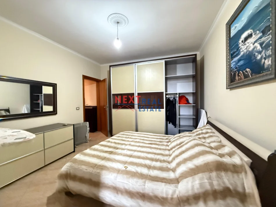 Vlore, jepet me qera apartament 2+1+Ballkon Kati 6, 300 € (TRANSBALLKANIKE)