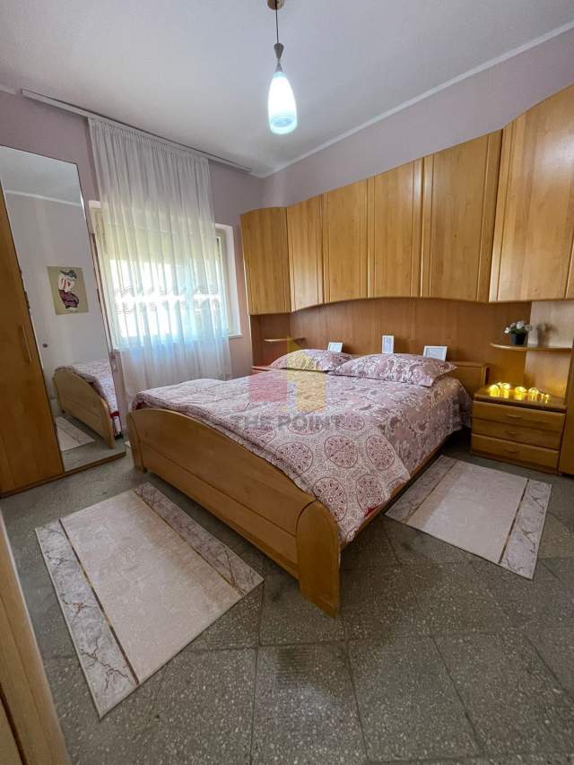 Tirane, jepet me qera apartament 1+1+A+BLK Kati 4, 80 m² 500 Euro (Rruga Shyqyri Berxolli)