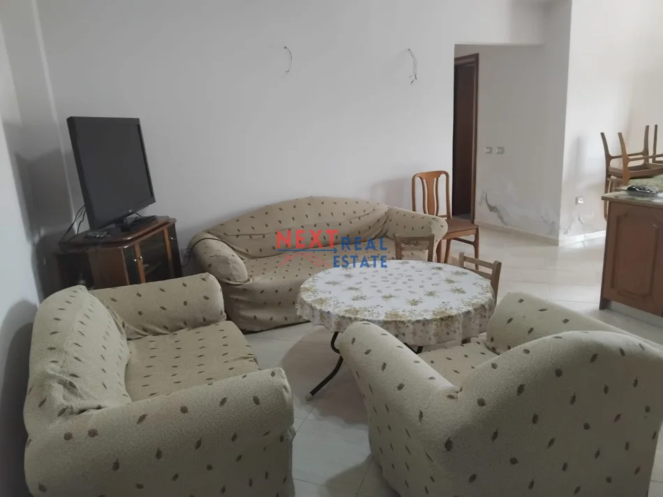 Vlore, jepet me qera apartament 3+1+Ballkon Kati 6, 132 m² 400 € (Tek hotel “Salvatore”, Centrale)