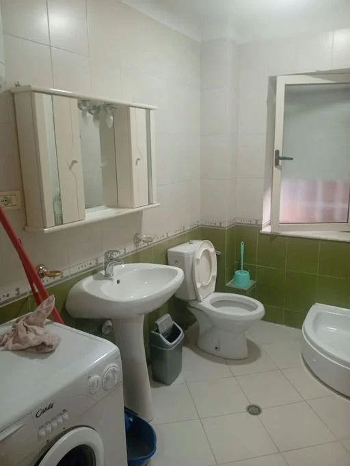 Tirane, jepet me qera apartament 1+1+Ballkon Kati 3, 56 m² 410 € (Rruga "Elbasanit")