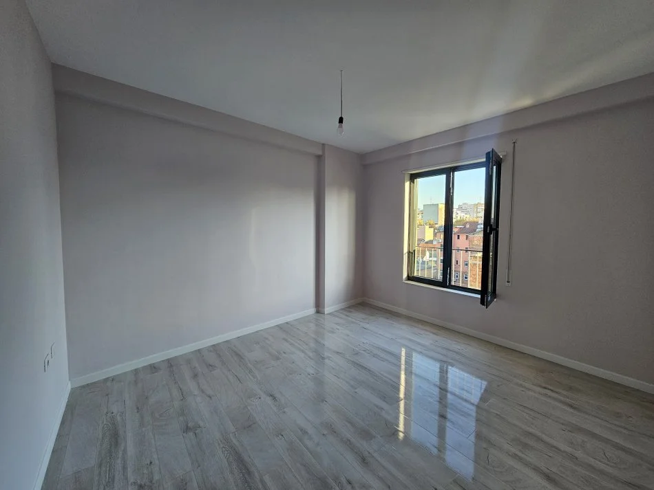 Tirane, shitet apartament 2+1 Kati 5, 92 m² 240.000 € (Fillimi i Bulevardit te Ri)