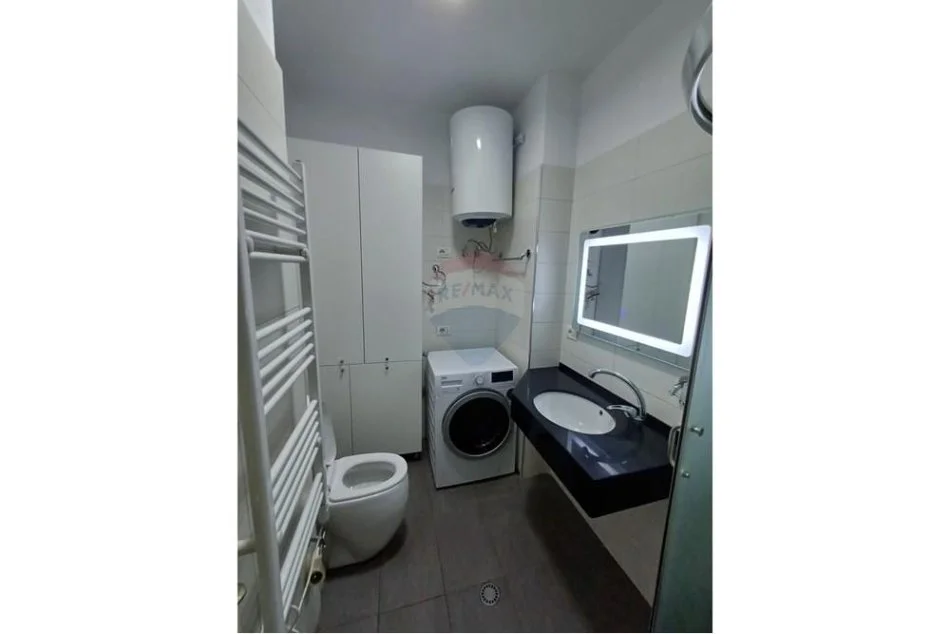 Tirane, jepet me qera apartament 1+1 Kati 4, 66 m² 450 € (3 Deshmoret)