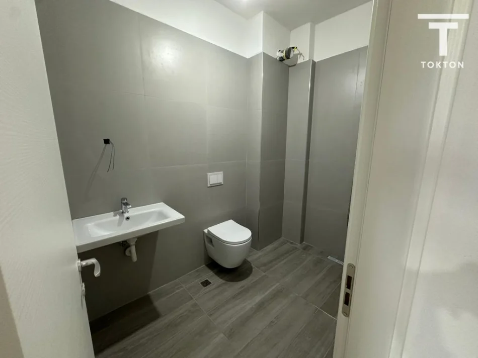 Tirane, jepet me qera apartament 2+1 Kati 2, 100 m² 570 € (don bosko)