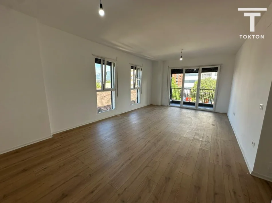 Tirane, jepet me qera apartament 2+1 Kati 2, 100 m² 570 € (don bosko)