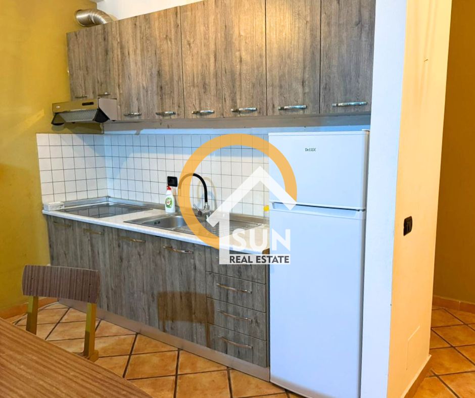 Shkoder, jepet me qera apartament 1+1+Ballkon Kati 2, 80 m² 300 € (RR. AT GJERGJ FISHTA)