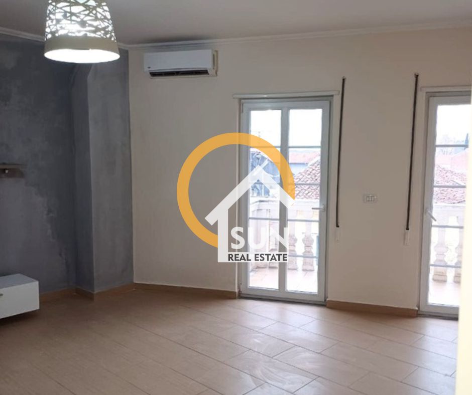 Shkoder, jepet me qera apartament 2+1+Ballkon Kati 2, 110 m² (RR. LUDOVIK SARACI)