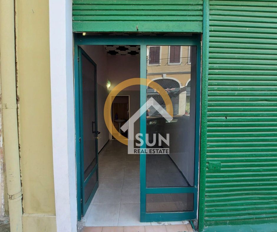 Shkoder, jepet me qera ambjent biznesi , 12 m² (PRANE SHKOLLES JORDAN MISJA)