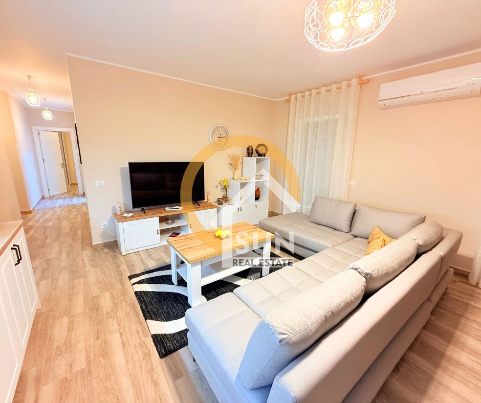 Shkoder, jepet me qera apartament 2+1+Ballkon Kati 3, 96 m² 600 € (GJUHADOL)