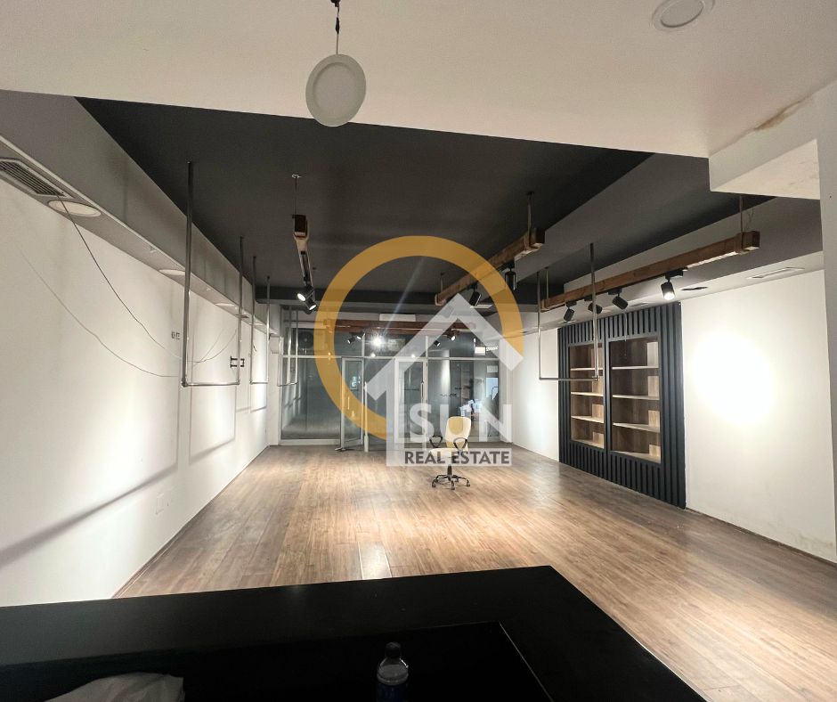 Shkoder, jepet me qera ambjent biznesi Kati -1, 100 m² (QENDER)