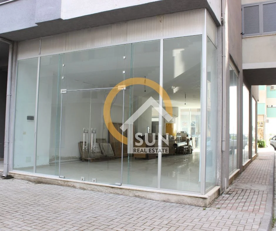 Shkoder, shitet ambjent biznesi , Kati 0, 138 m² 190,000 € (SHENGJIN)