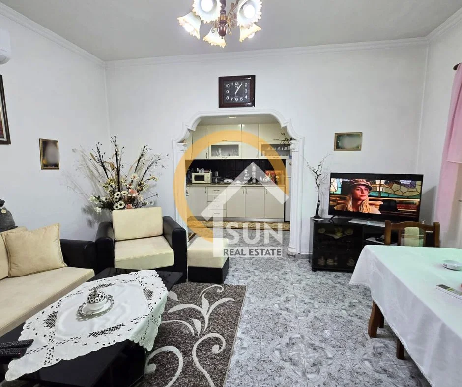 Shkoder, jepet me qera shtepi 1+1 , (rr. LIN SHKRELI)