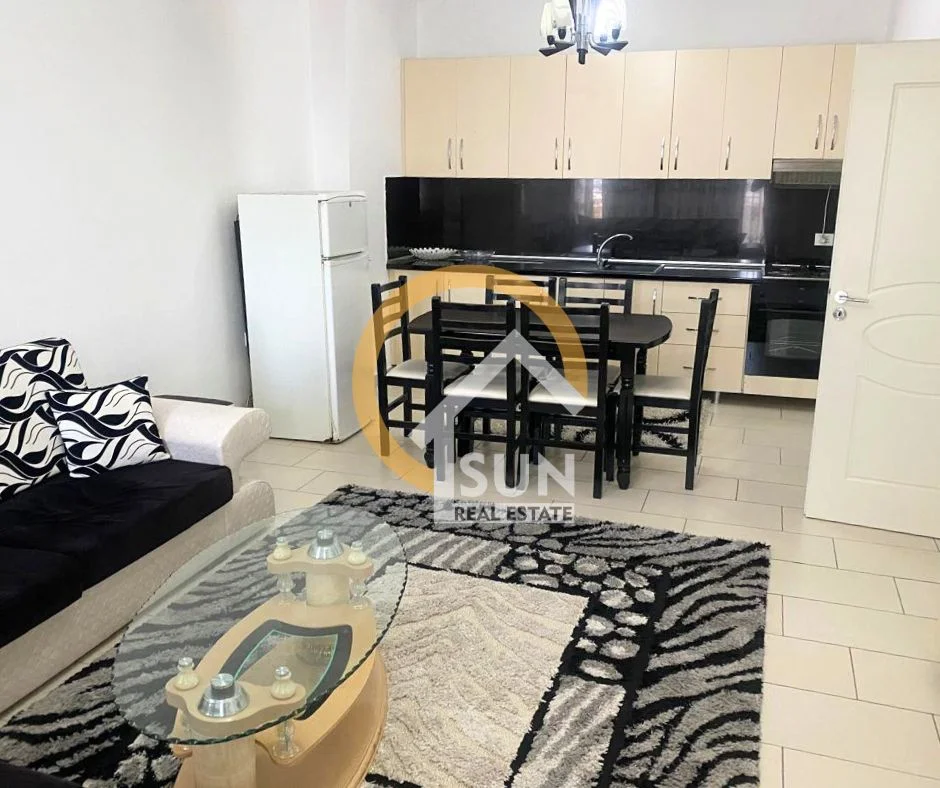 Shkoder, jepet me qera apartament 1+1+Ballkon Kati 4, 67 m² (RUS)