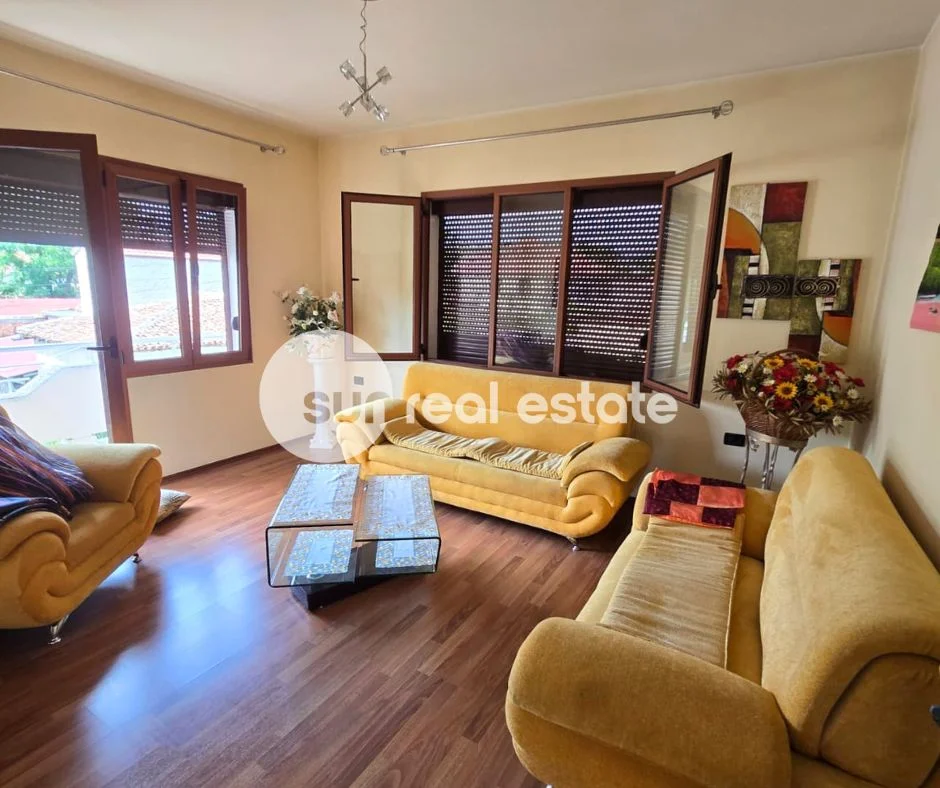 Shkoder, jepet me qera shtepi 3 Katshe Kati 0, 121 m² 1.100 € (L. AHMET HAXHIA)