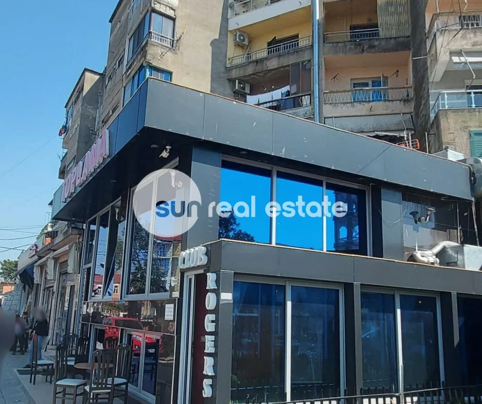 Shkoder, jepet me qera ambjent biznesi Kati 0, 190 m² 1.500 € 