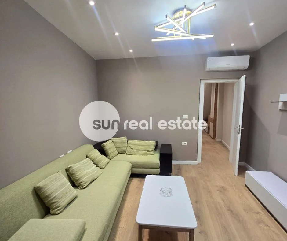 Shkoder, jepet me qera apartament 2+1+Ballkon Kati 0, 82 m² (GJUHADOL)