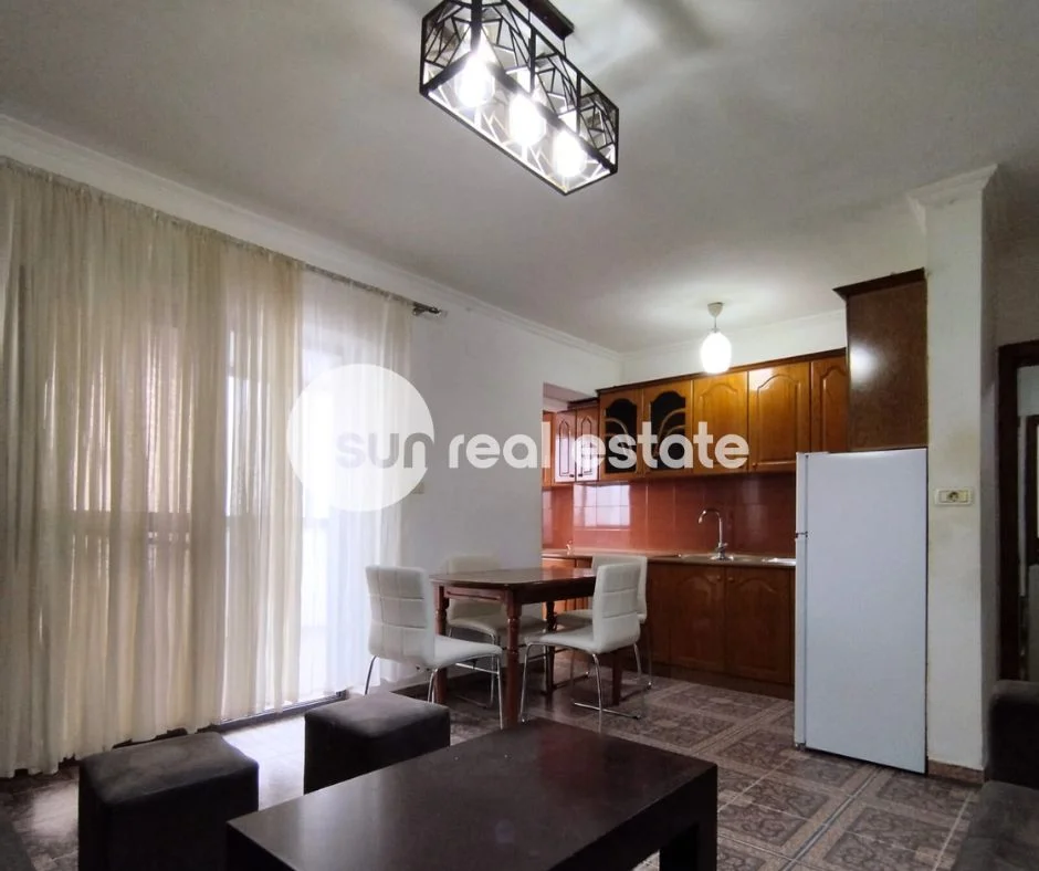 Shkoder, jepet me qera apartament 1+1+Ballkon Kati 2, 60 m² (RUS, AXHAGIQ)